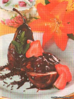 Фото Груши в шоколадно-клубничном соусе